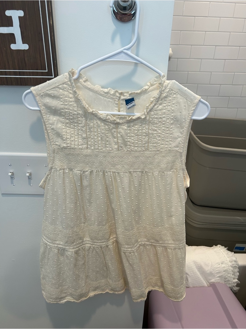 Old Navy Cream Textured Ruffle Tank Top